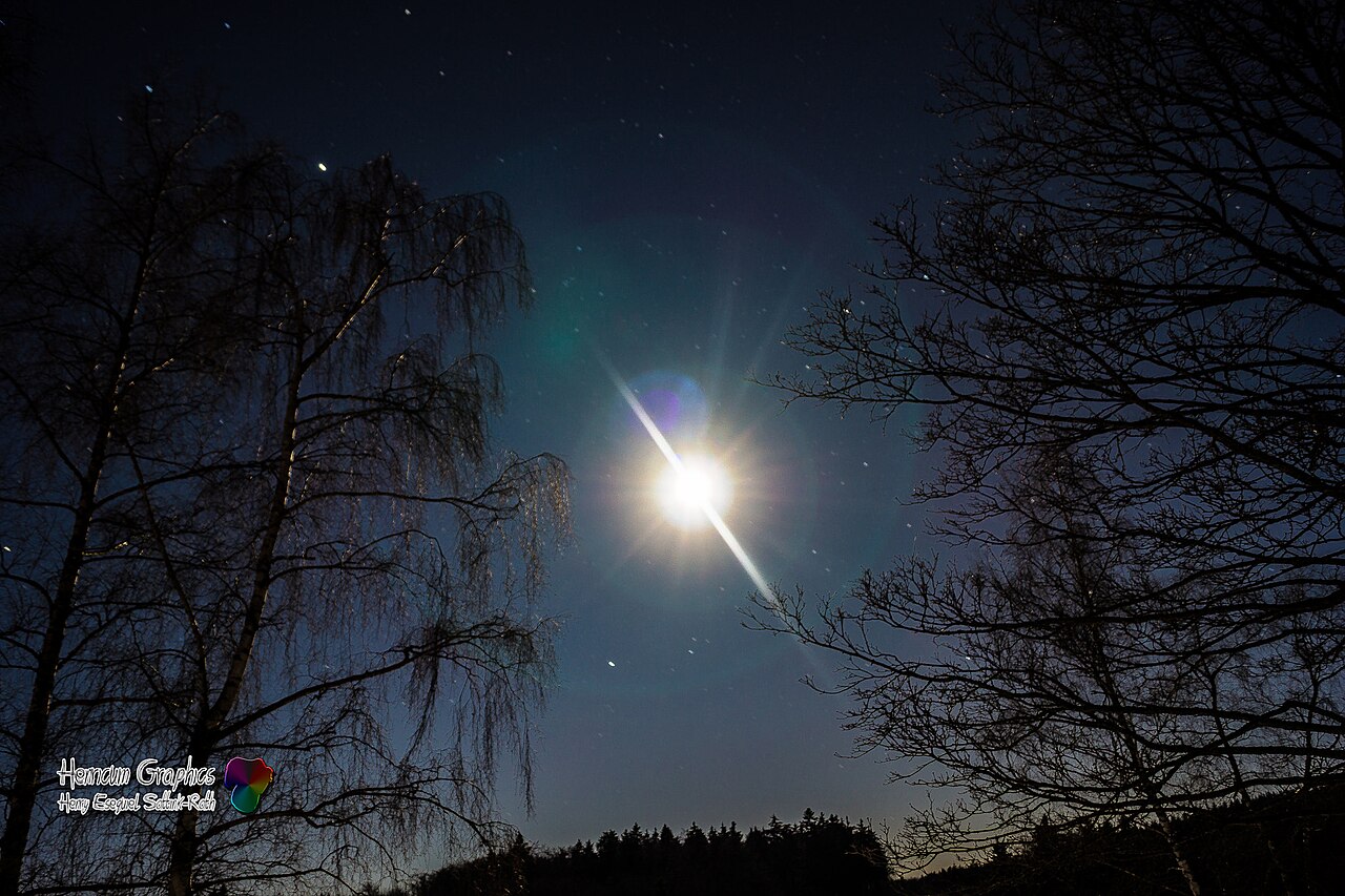 full moon stars (foto: Henry Sattink Rath / CC BY-SA 3.0, Wikimedia Commons)