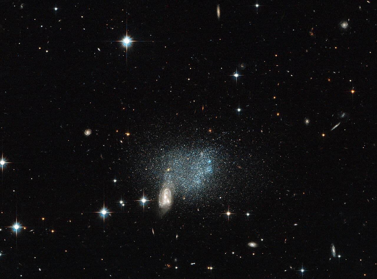 cosmic space stars (foto: ESA/Hubble & NASA

Acknowledgement: Luca Limatola / Public domain, Wikimedia Commons)