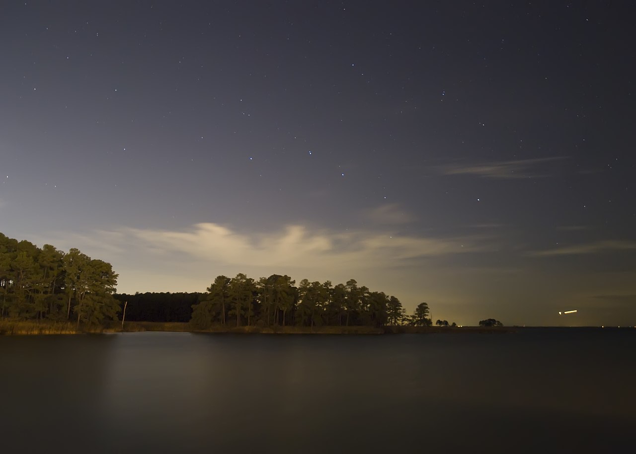 starry night sky (foto: Jeff Weese / CC BY 2.0, Wikimedia Commons)