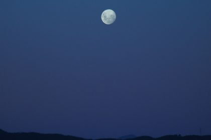 full moon stars (foto: Andrew McMillan / Public domain, Wikimedia Commons)