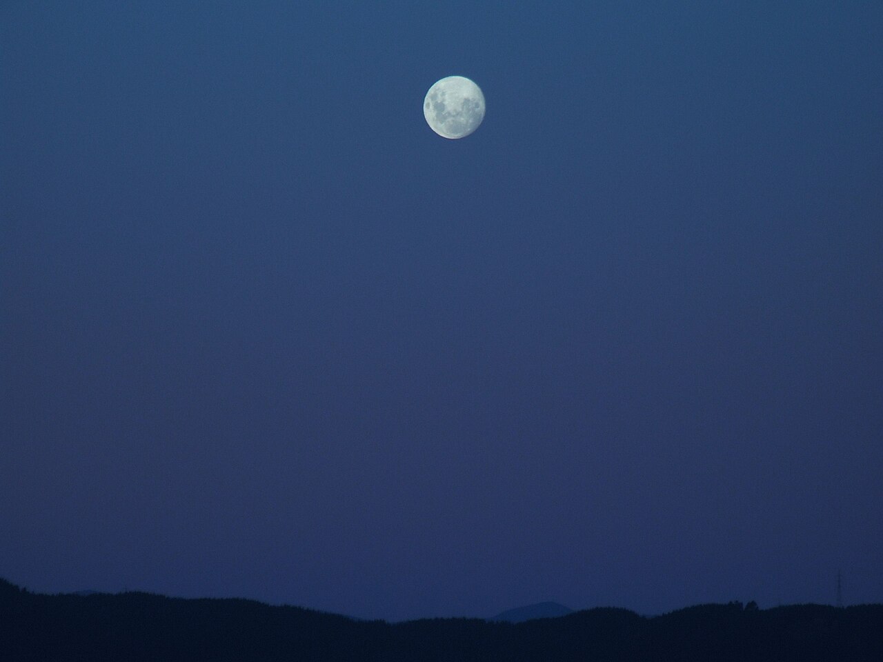 full moon stars (foto: Andrew McMillan / Public domain, Wikimedia Commons)