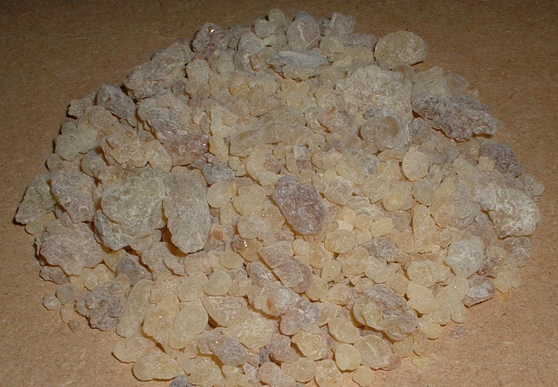 frankincense resin grains