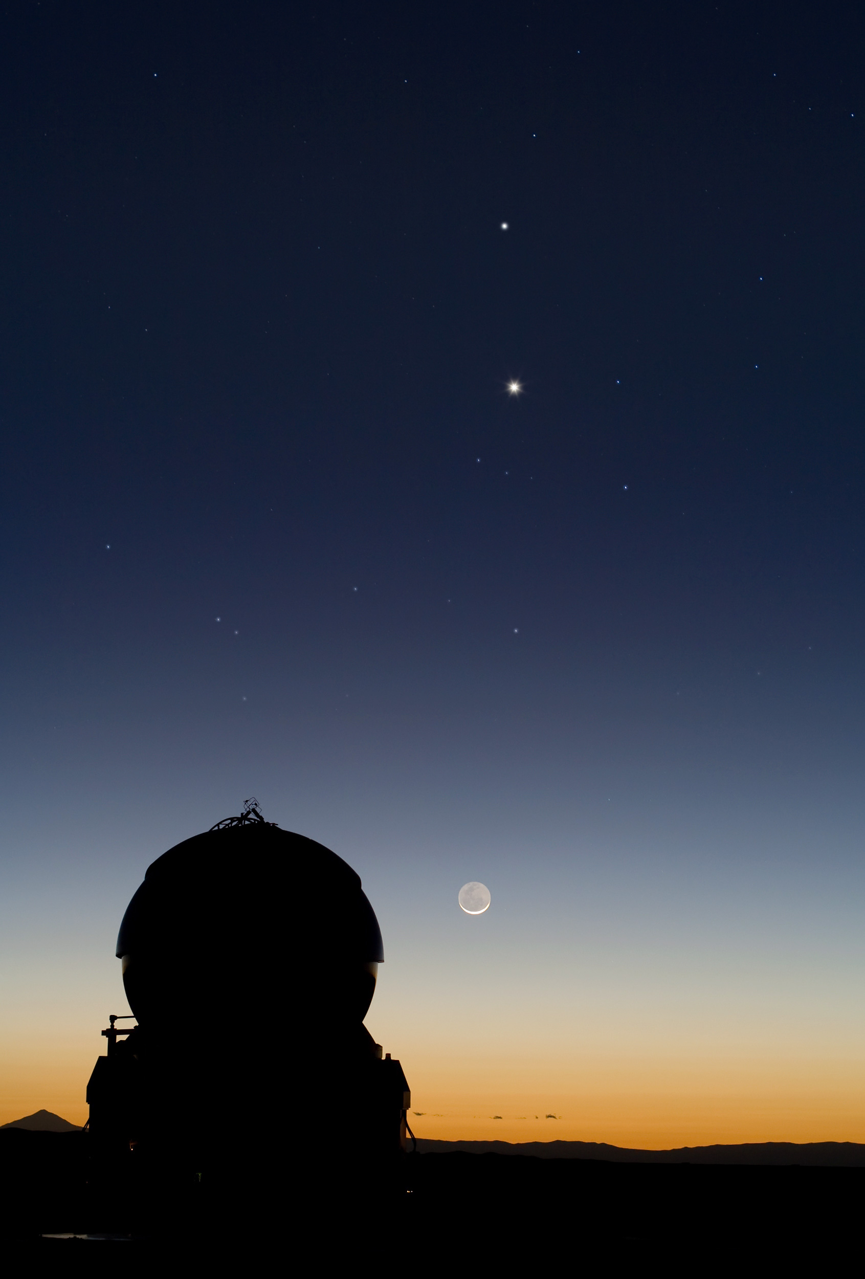 waning moon sky